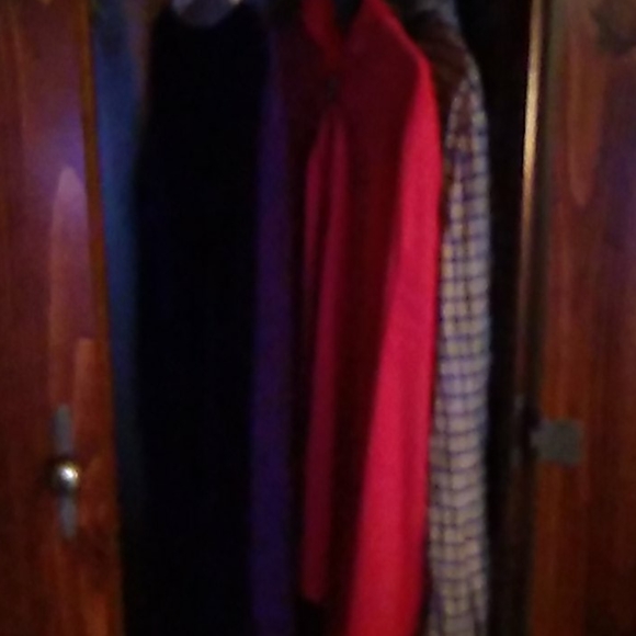 Armoire - Picture 2 of 2